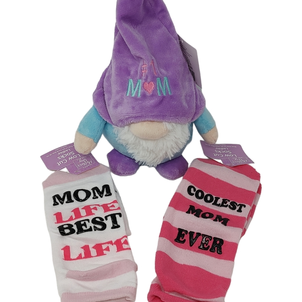 Mother's Day Gift Set #1 Mom Gnome Plush & 2 Pairs Socks Best Mom Life Pink NEW - Picture 5 of 5